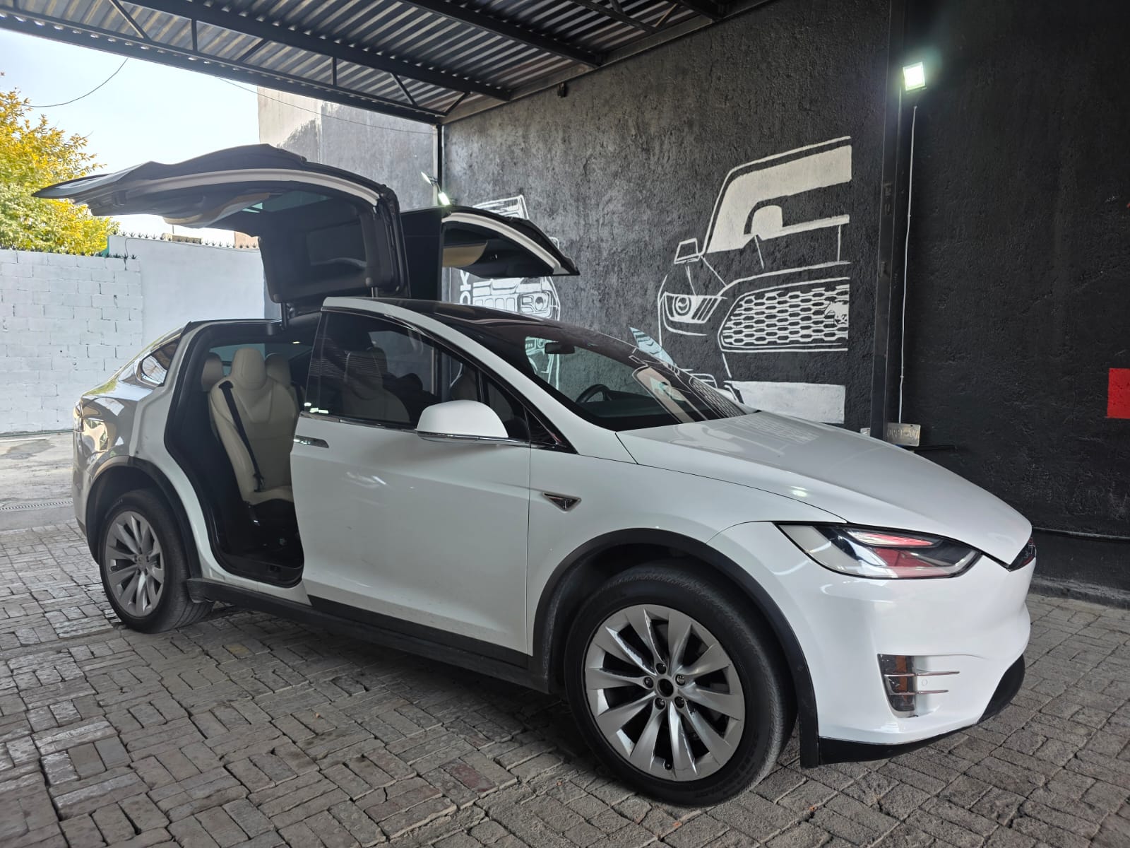 Tesla Model X 2016