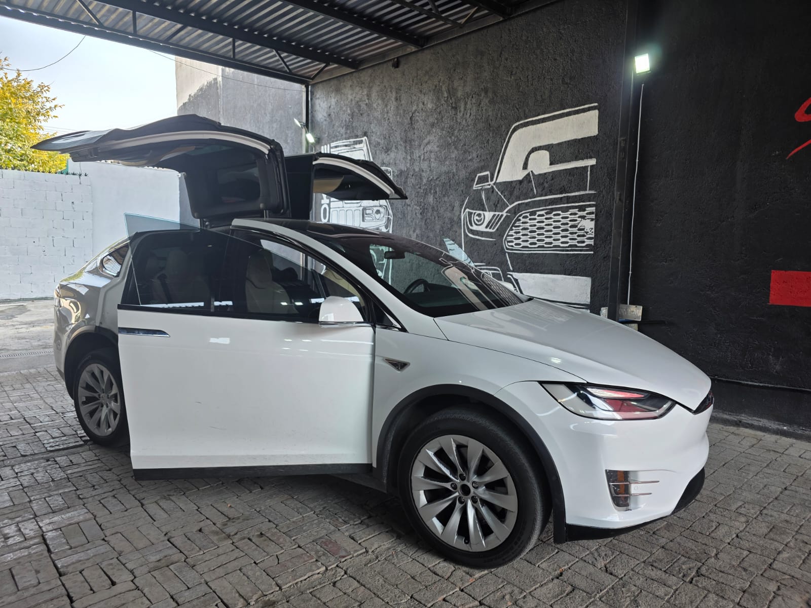 Tesla Model X 2016